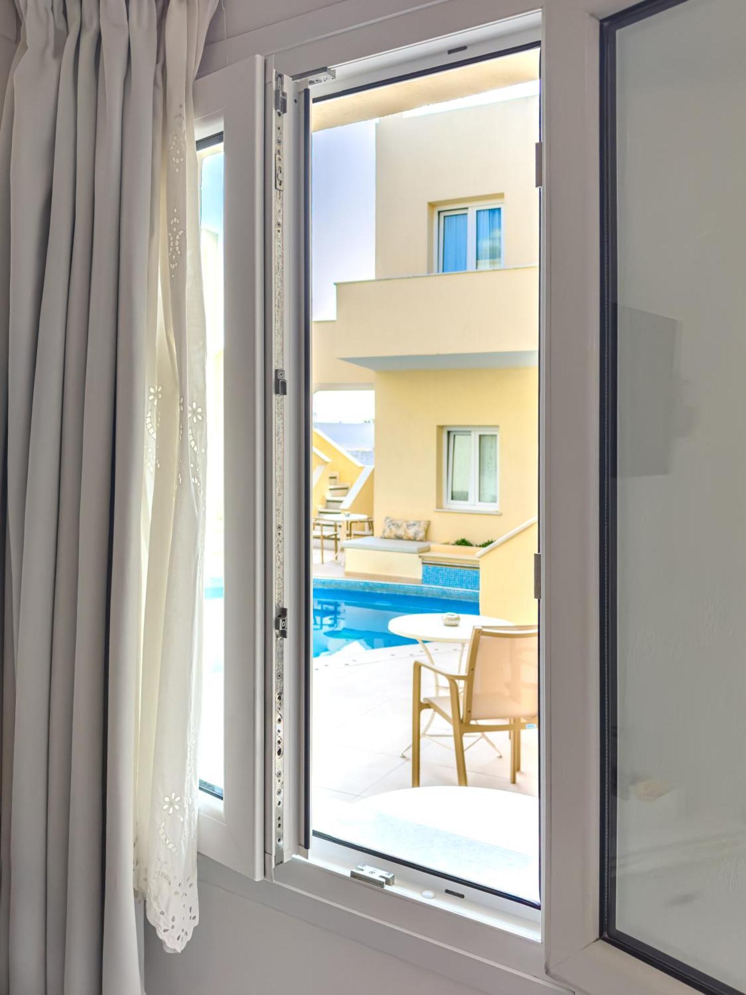 Reverie Santorini Hotel Φηροστεφάνι Δωμάτιο φωτογραφία